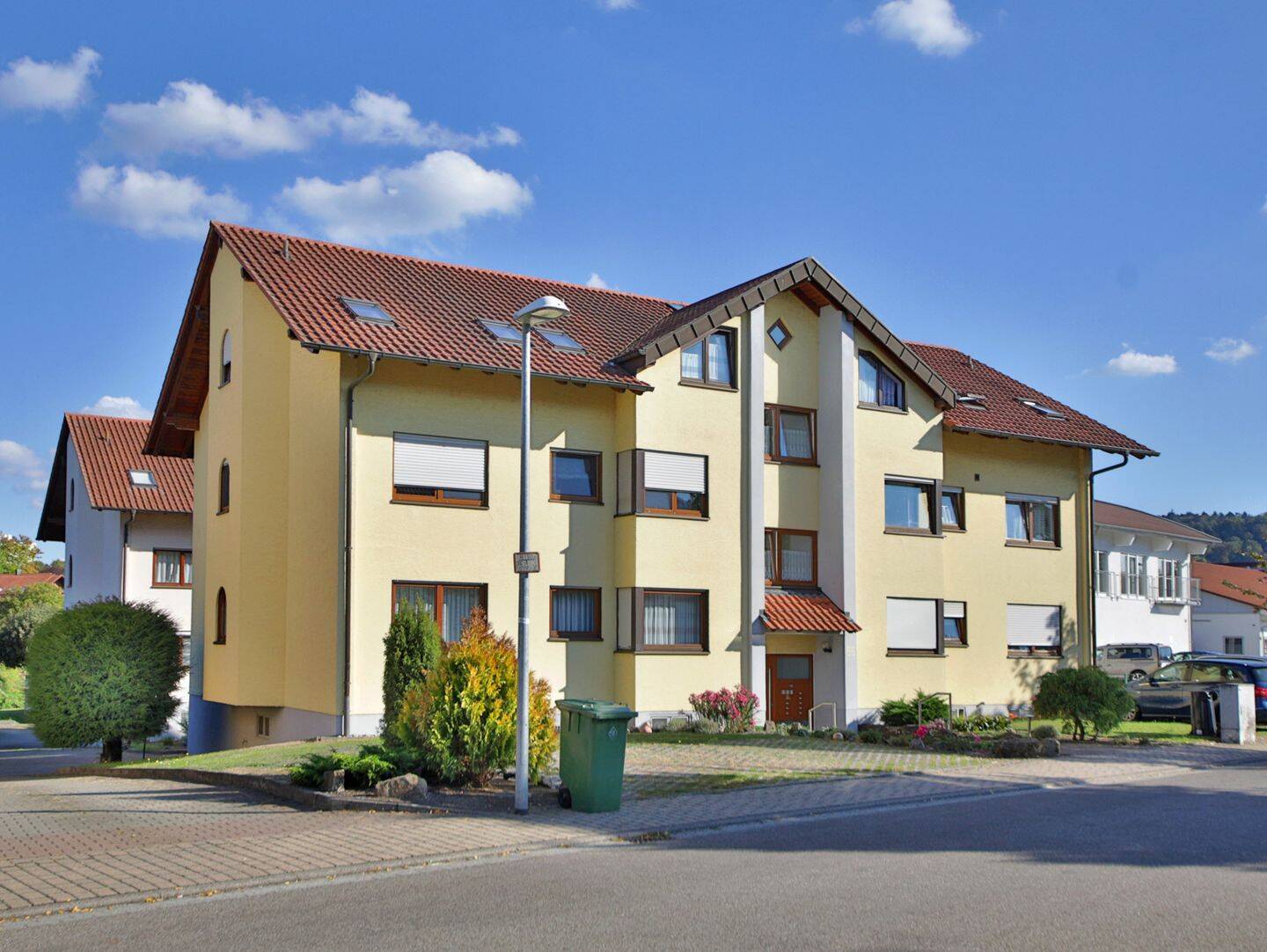 Grundbuch statt Sparbuch: Gepflegte Etagenwohnung mit Garage, 75038 Oberderdingen