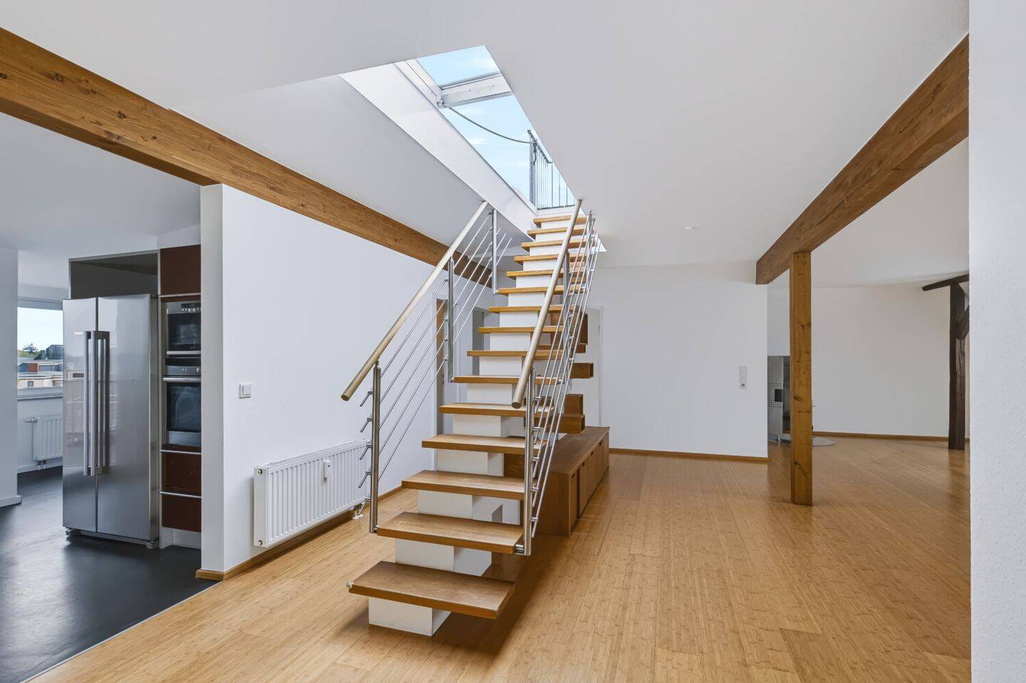 Lichtdurchflutete Dachgeschosswohnung mit gigantischer Dachterrasse und Rundumblick, 24105 Kiel (Blücherplatz Brunswik Düsternbrook)