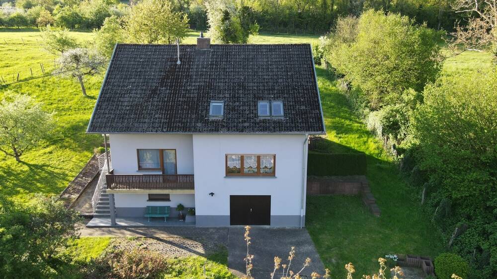 MERZIG: HAUS MIT EIN BIS ZWEI WOHNUNGEN / IDYLLISCH AM BACHLAUF / MIT CA. 33 AR GRUNDSTÜCK, 66663 Merzig