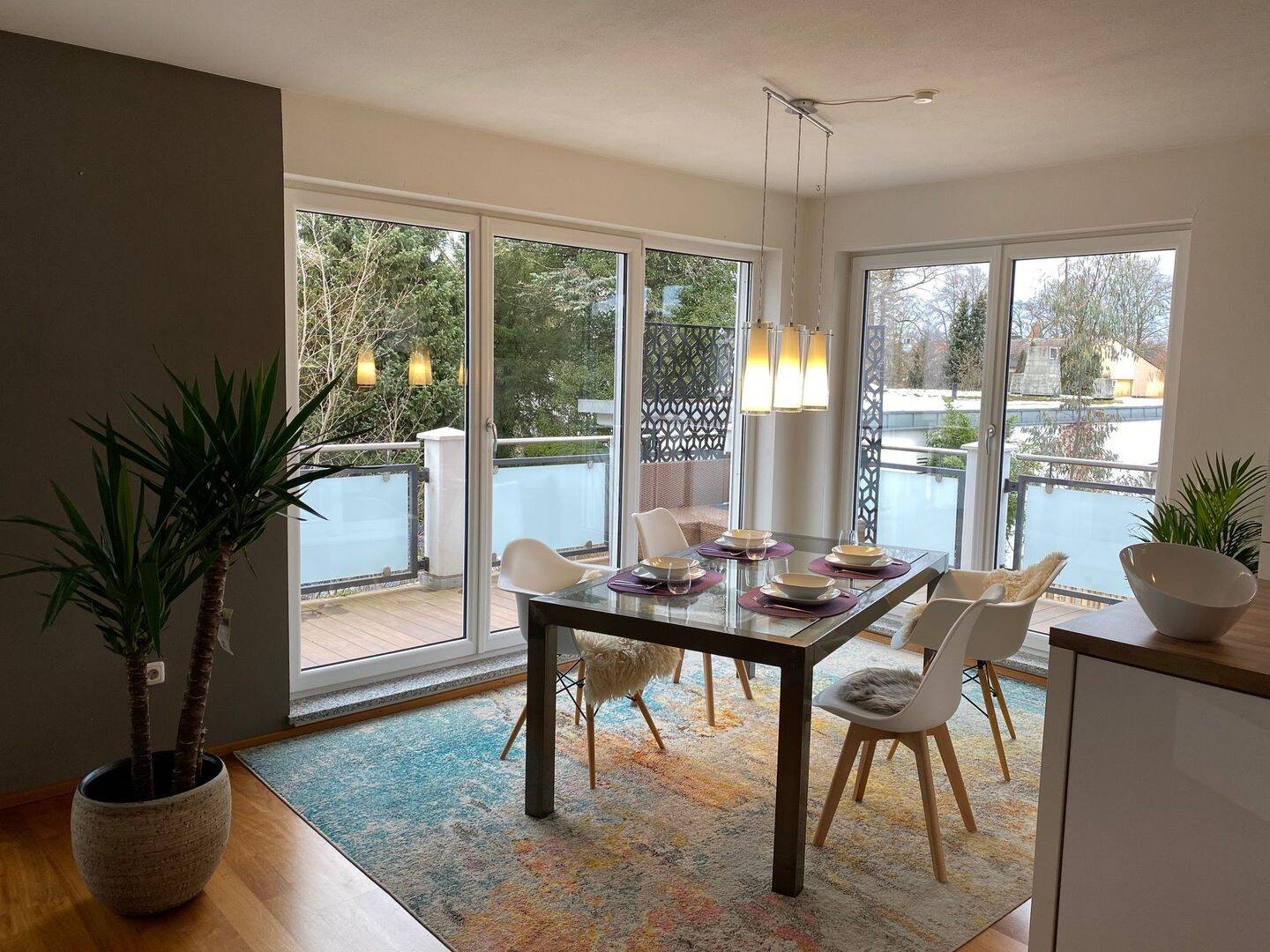 Möbliert: Helle 3-Zimmer Wohnung (voll ausgestattet!) mit Balkon und TG-Stellplatz, 81549 München (Obergiesing Ramersdorf-Perlach Untergiesing-Harlaching)