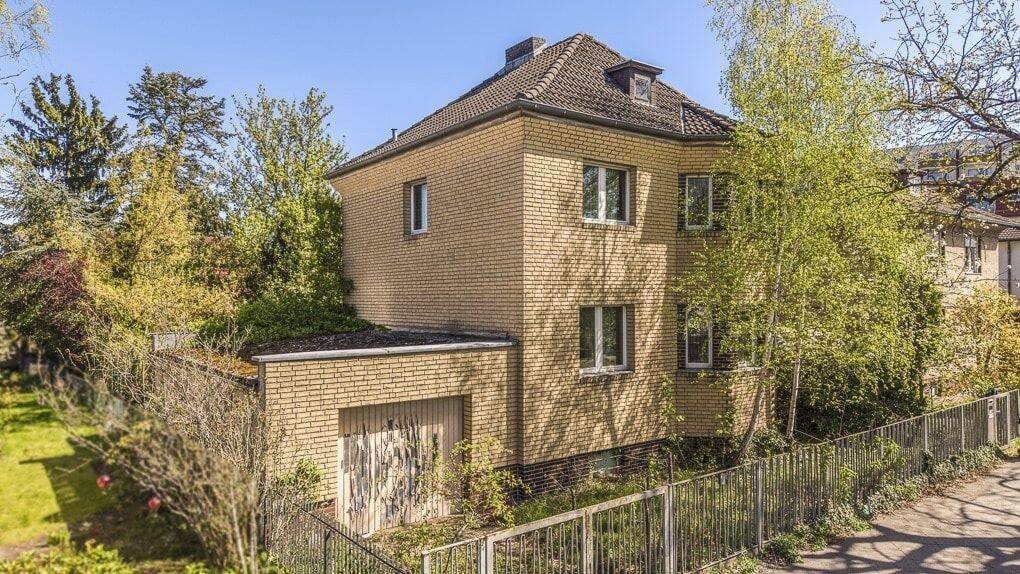 Wohnen neu gedacht – sanierungsbedürftiges Haus auf 717 m² Grundstück mit Zukunftsperspektive, 13583 Berlin (Spandau Falkenhagener Feld Kolonie An der Kappe 130)