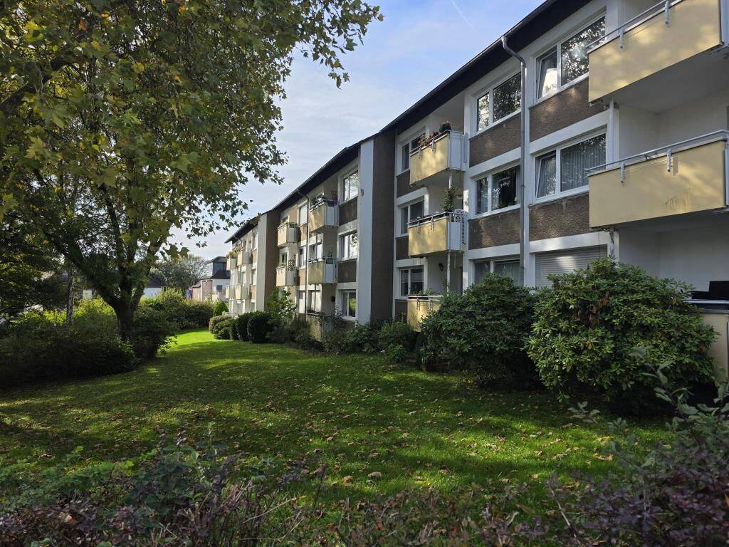 *Provisionsfrei* 3-Zimmerwohnung mit Balkon und Fensterbad, 45136 Essen (Bergerhausen Huttrop Rüttenscheid)
