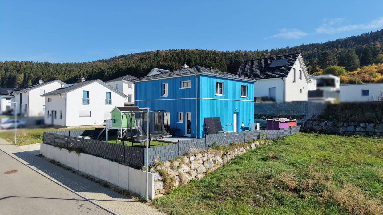 Neuwertiges Einfamilienhaus mit viel Platz für die Familie in 78564 Wehingen, 78564 Wehingen