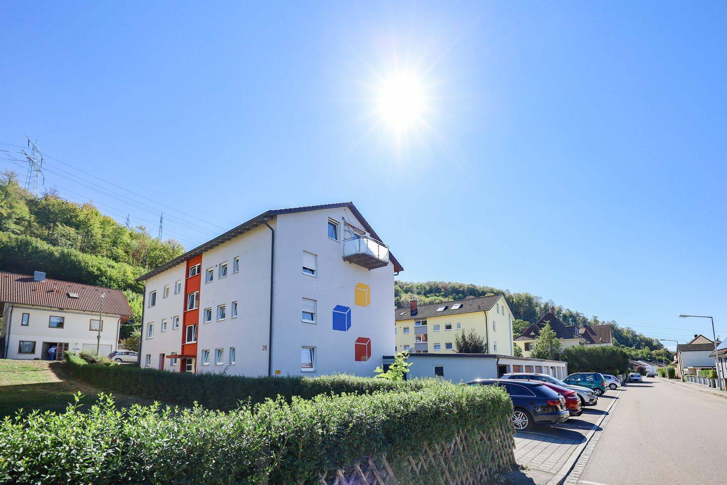 Gepflegte 2-Zimmer-Dachgeschosswohnung mit Garage und Stellplatz in Brombach – sofort bezugsfrei!, 79541 Lörrach