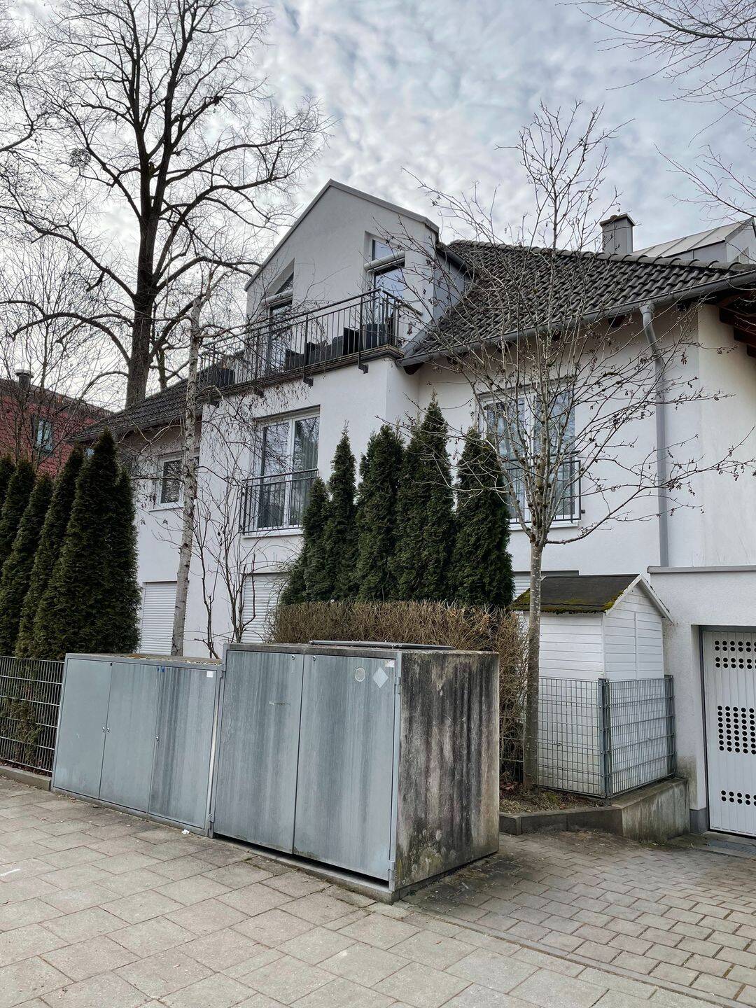 MÜNCHNER IG: Super schöne & helle -DG-Wohnung in bester Lage – mit zwei Balkonen!, 81479 München (Thalk. Obersendl.-Forsten-Fürstenr.-Solln)