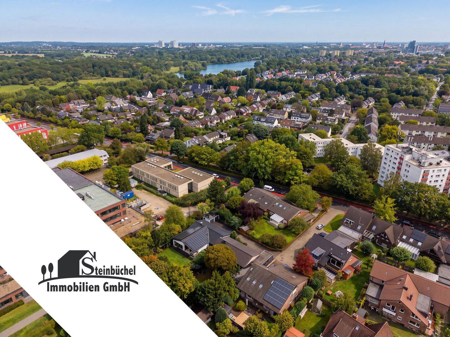 Wohnen im Grünen, den Aasee fast vor der Tür! Bungalow mit großem Garten und altem Baumbestand!, 48163 Münster