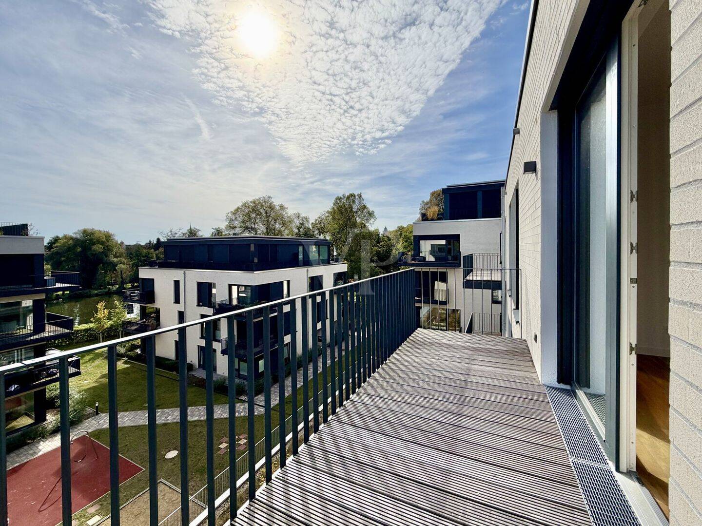 Exklusive Etagenwohnung mit sonnigem Balkon, Echtholzparkett & Wasserblick, 12555 Berlin (Treptow-Köpenick Köpenick)