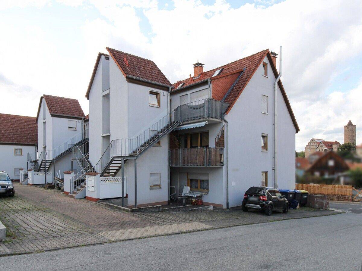 Attraktive Maisonette-Eigentumswohnung mit Balkon, Garage und Außenstellplatz, 36110 Schlitz