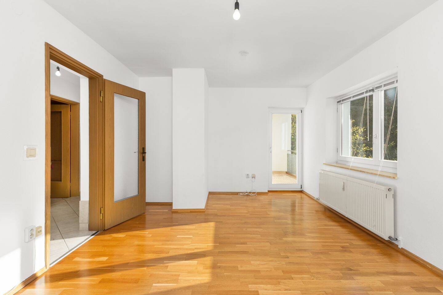 Gepflegt . Kompakt . Bezugsfrei | 3-Zi-Loggiawohnung mit Waldblick, 85521 Ottobrunn