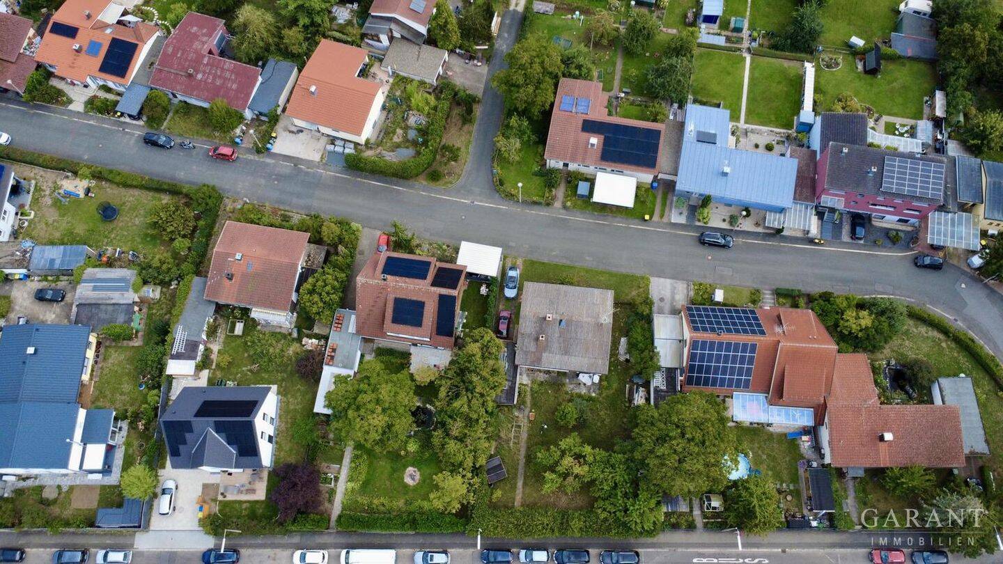 Grundstück mit Potenzial und vielfältigen Möglichkeiten zur Neubebauung, 91056 Erlangen