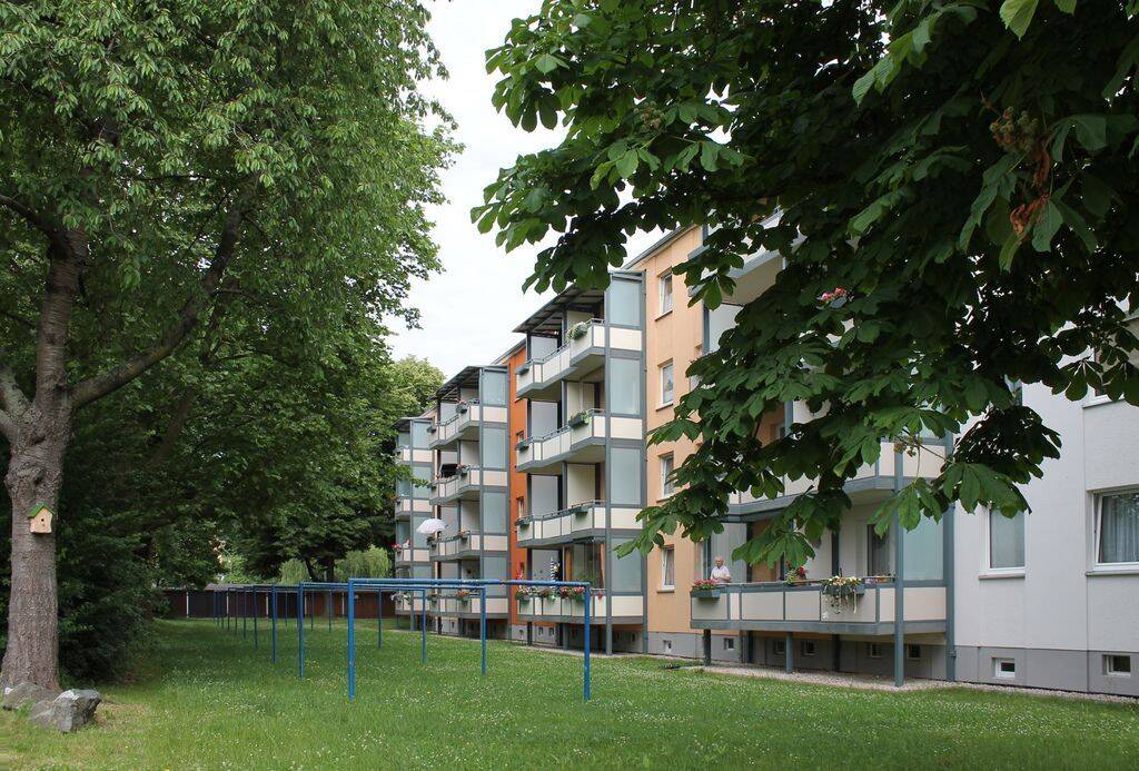 3-Raum-Wohnung im Grünen mit Einbauküche und tollem Ausblick vom Balkon!, 7548 Gera