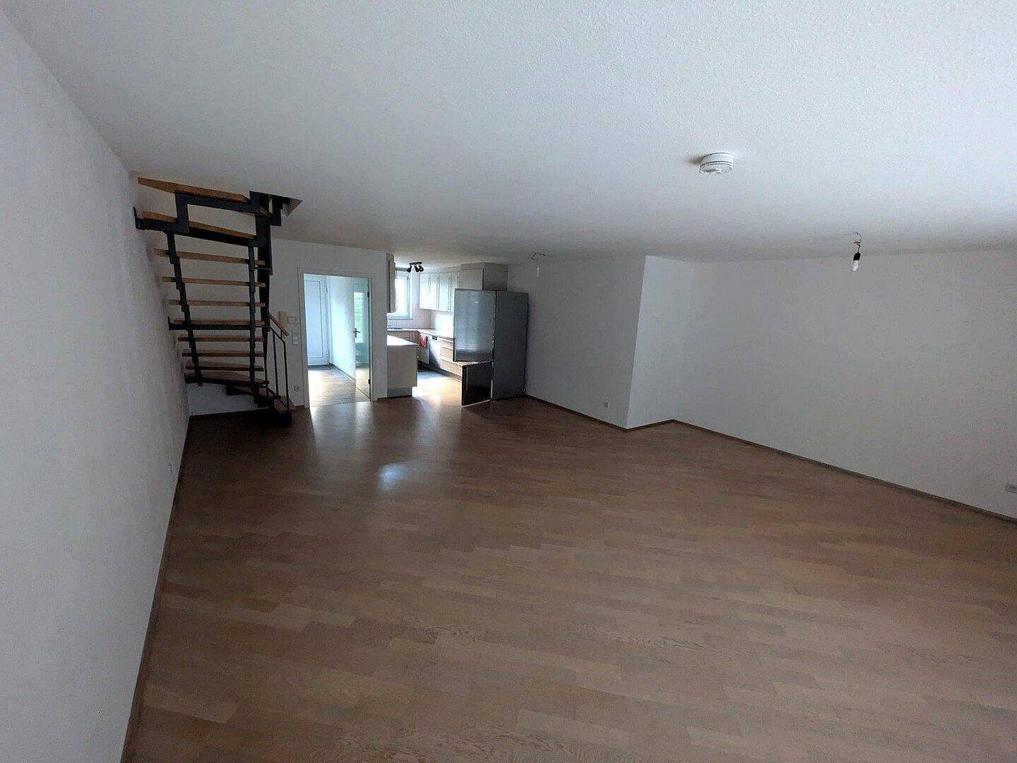 Maisonette mit eigenem Eingang, Terrasse, Vorgarten & Tiefgarage – 4 Zi., 120 m², 71065 Sindelfingen