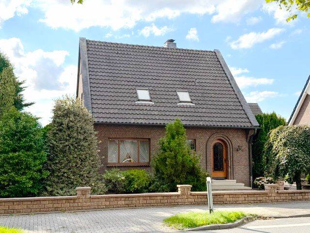 Charmantes freistehendes Einfamilienhaus sucht handwerklich begabten Käufer!, 47445 Moers