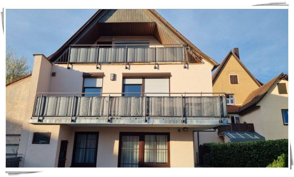 Stilvolle 2-Zimmer-Wohnung mit sonnigem Südbalkon und großer Garage in der Altstadt von Dinkelsbühl, 91550 Dinkelsbühl