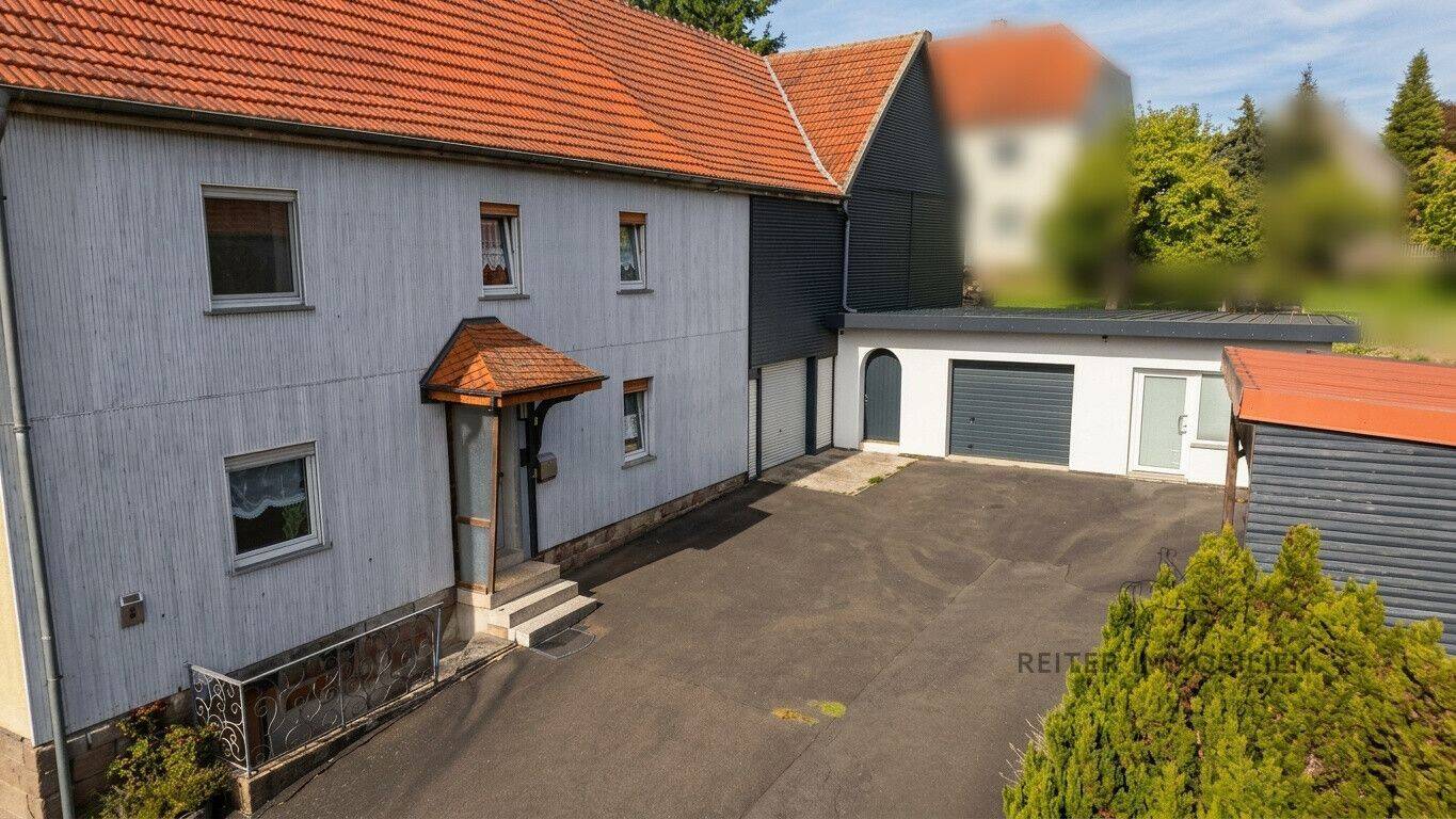 Neuhof-Dorfborn: ca. 152m² Wohnfläche, 2 Bäder + 245m² Werkstatt, 2 Garagen, Carport, Halle + Garten, 36119 Neuhof