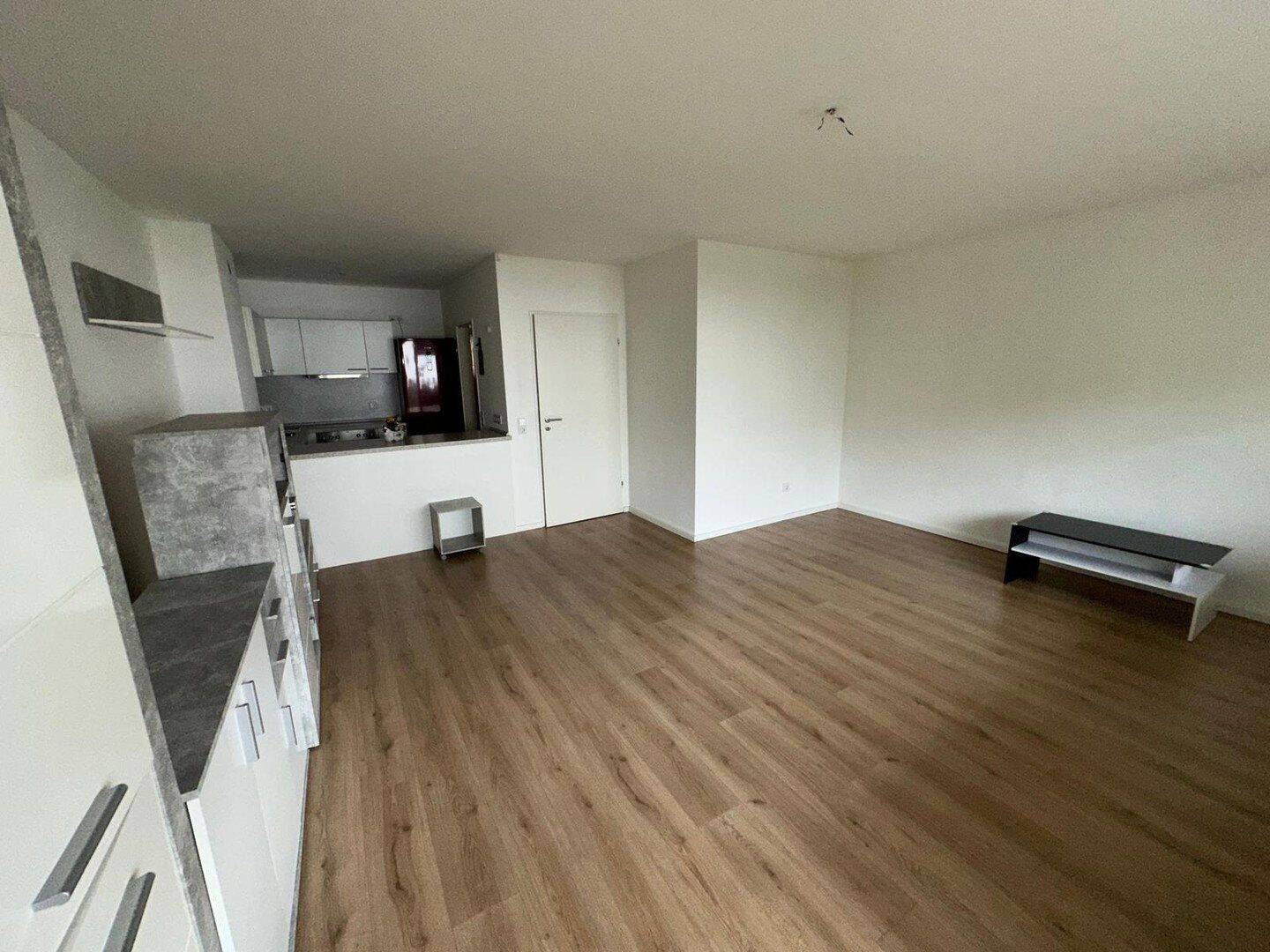 2 Zimmer Whg. in gepflegtem MFH & Pkw-Stellplatz, 63073 Offenbach am Main (Bieber)