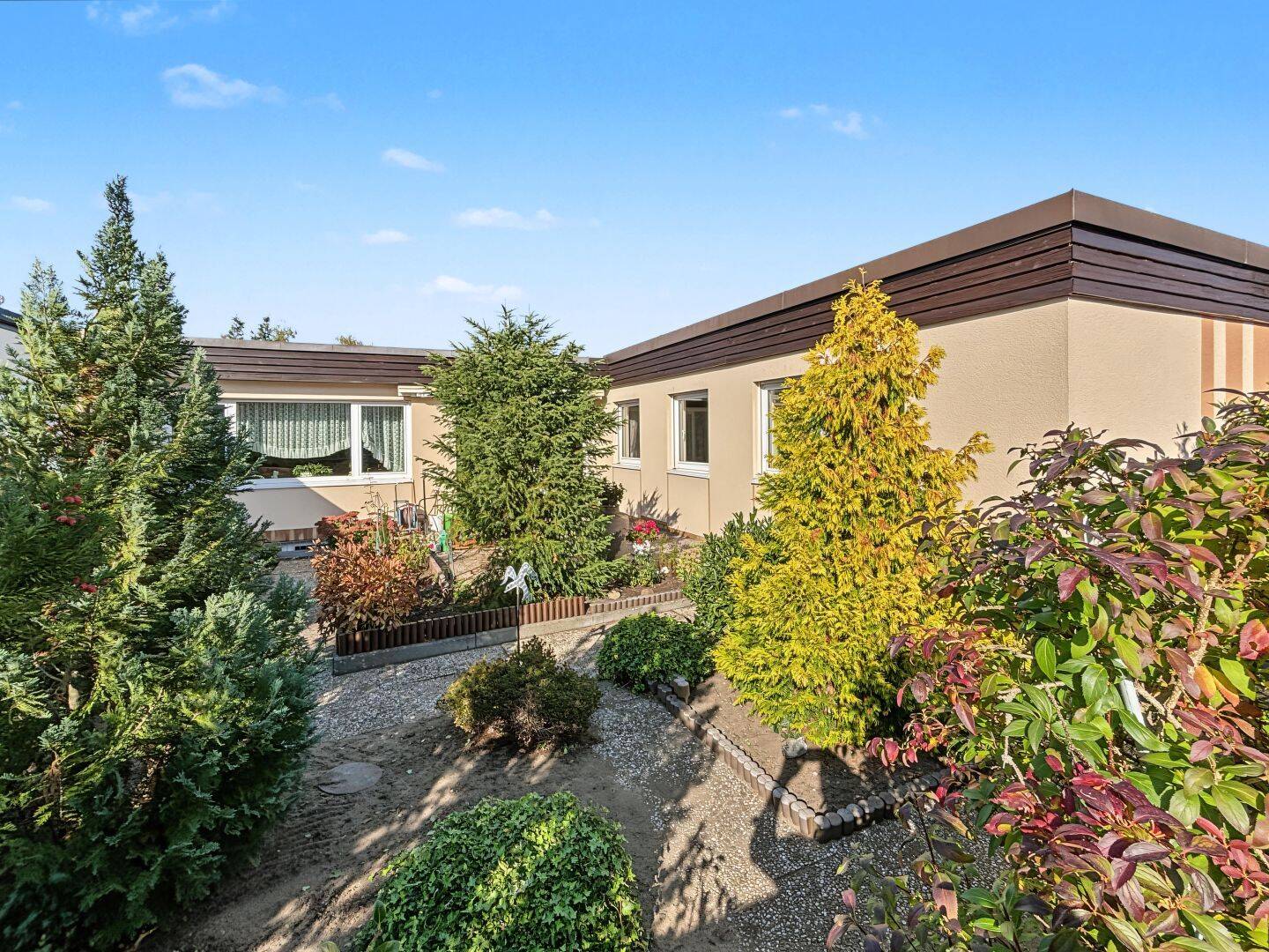 Gepflegter und modernisierter Bungalow mit Garage in herrlich ruhiger Lage in Nürnberg-Herpersdorf, 90455 Nürnberg