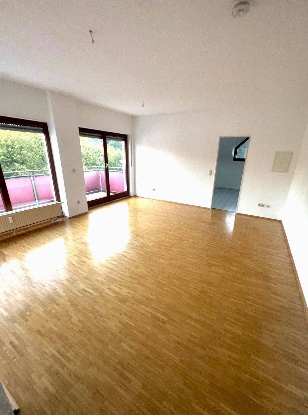 MT an Cs 16.10 Stilvolle 2 Zimmer Wohnung mit Balkon, 61184 Karben