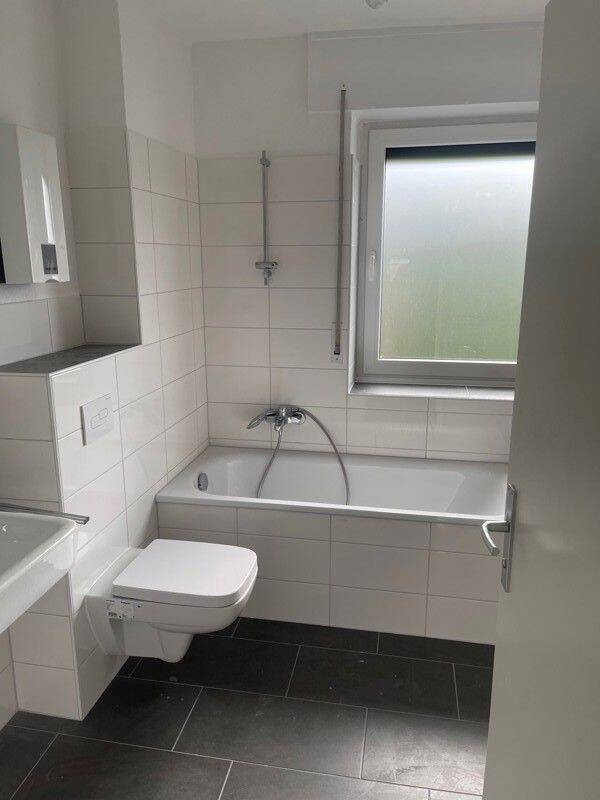 Reinkommen und wohlfühlen: Renovierte 4 Zimmer-Wohnung am Park, 44225 Dortmund