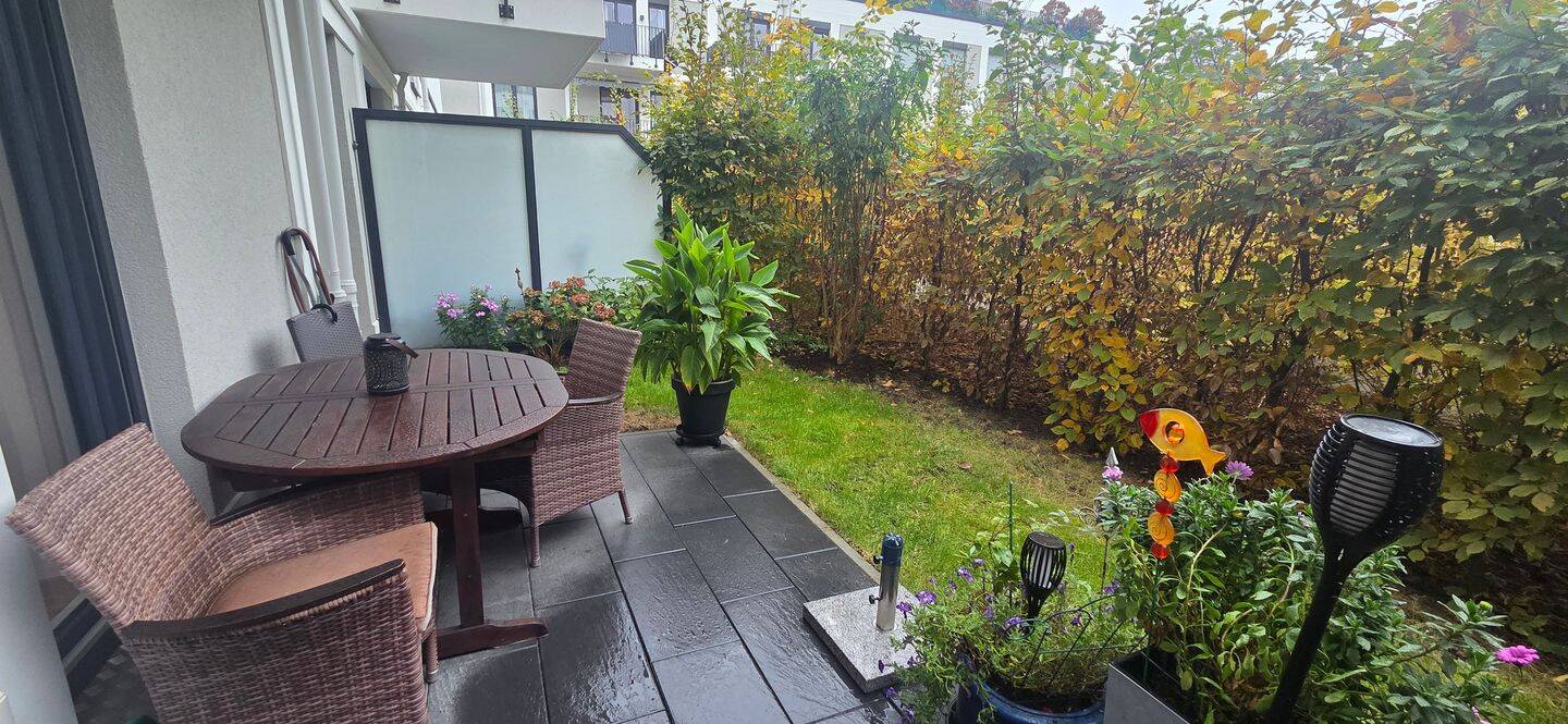 Lichtdurchfluteter Neubau: Ruhige Hoflage, Einbauküche, Terrasse & Top-Anbindung, 12249 Berlin (Steglitz-Zehlendorf Lankwitz Marienfelde)