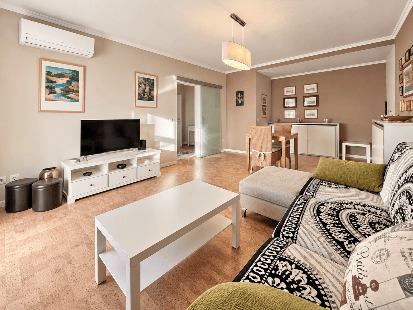 Stilvoll wohnen oder clever investieren: kernsanierte 2-Zimmer-Wohnung mit Terrasse und Möblierung, 45468 Mülheim an der Ruhr (Eppinghofen Holthausen Mitte Mitte-Ost)
