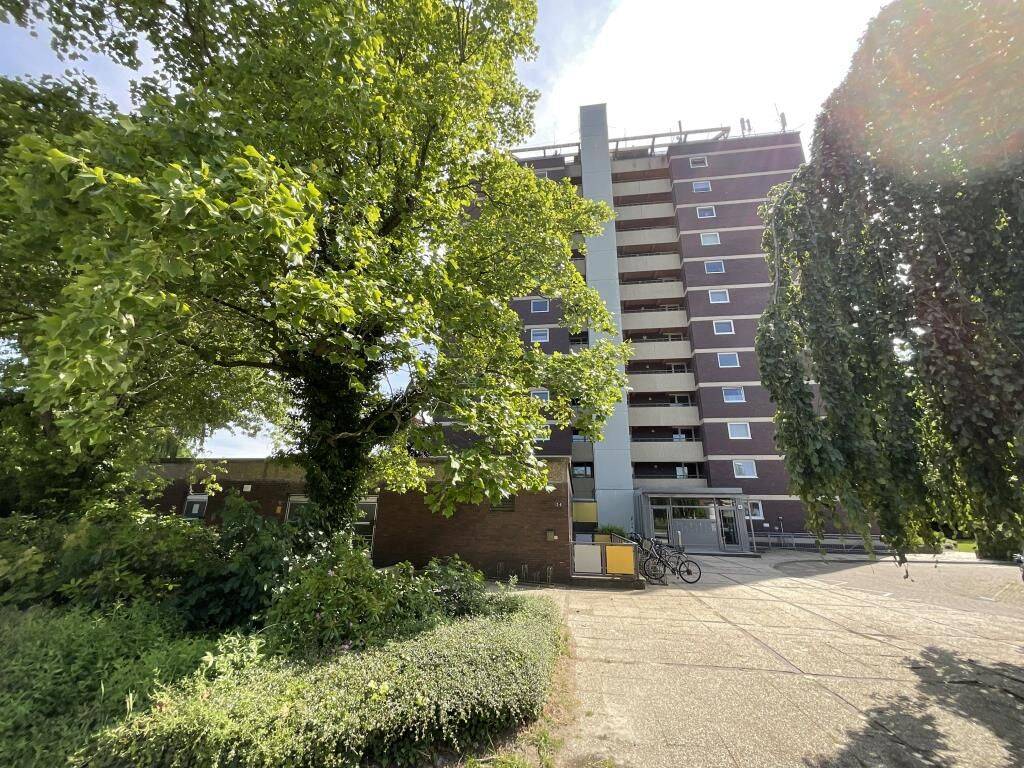 Bereits modernisierte 3-ZKB-Erdgeschosswohnung mit Dusche im Hochhaus zu vermieten!, 26389 Wilhelmshaven