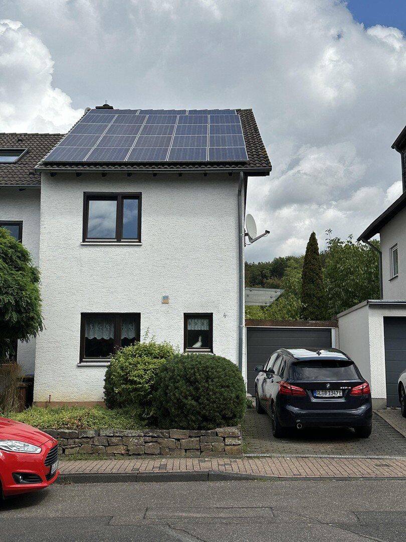 Reihenendhaus mit moderner Energietechnik und Sanierungsbedarf, 51467 Bergisch Gladbach (Dünnwald)