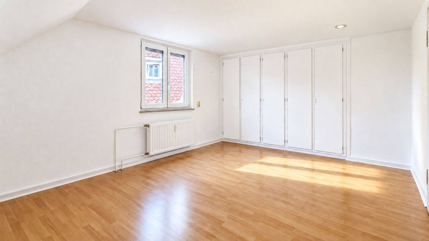 Traumhafte Dachterrasse! Helle 2-Zimmer-Dachgeschosswohnung in zentraler Lage, 88250 Weingarten