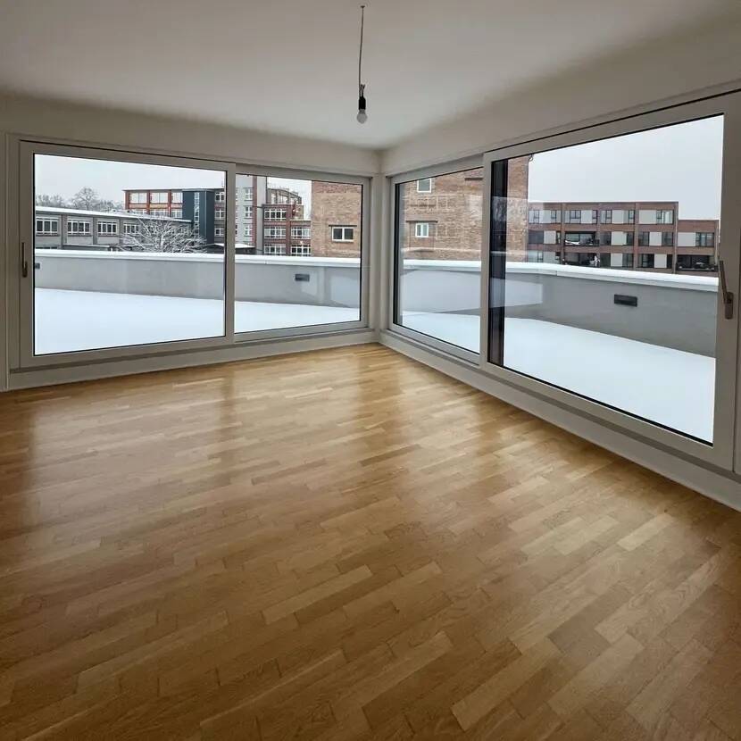 130 m² Penthouse mit 70 m² Dachterrasse & Eck-Glasfront – bezugsfertig in Frankfurt, 60489 Frankfurt am Main (Rödelheim)