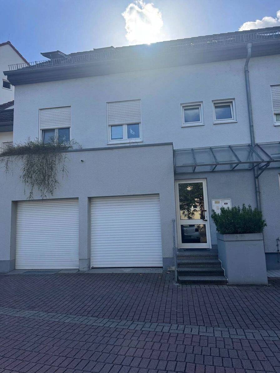 Wunderschöne Maisonette mit Garten, Terrasse, Garage und großem Kellerraum, 68519 Viernheim