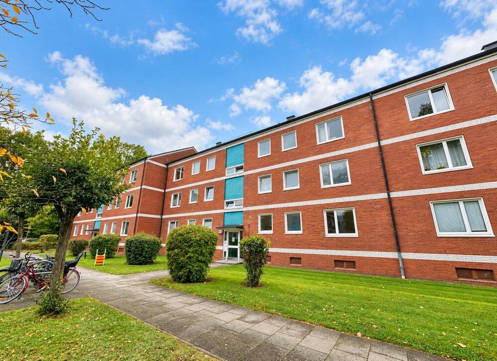 Großzügige, sanierungsbedürftige 3,5-Zimmer-Wohnung mit Westbalkon und Tiefgaragenstellplatz, 22395 Hamburg (Wandsbek Bergstedt Poppenbüttel Sasel Wohldorf-Ohlstedt)