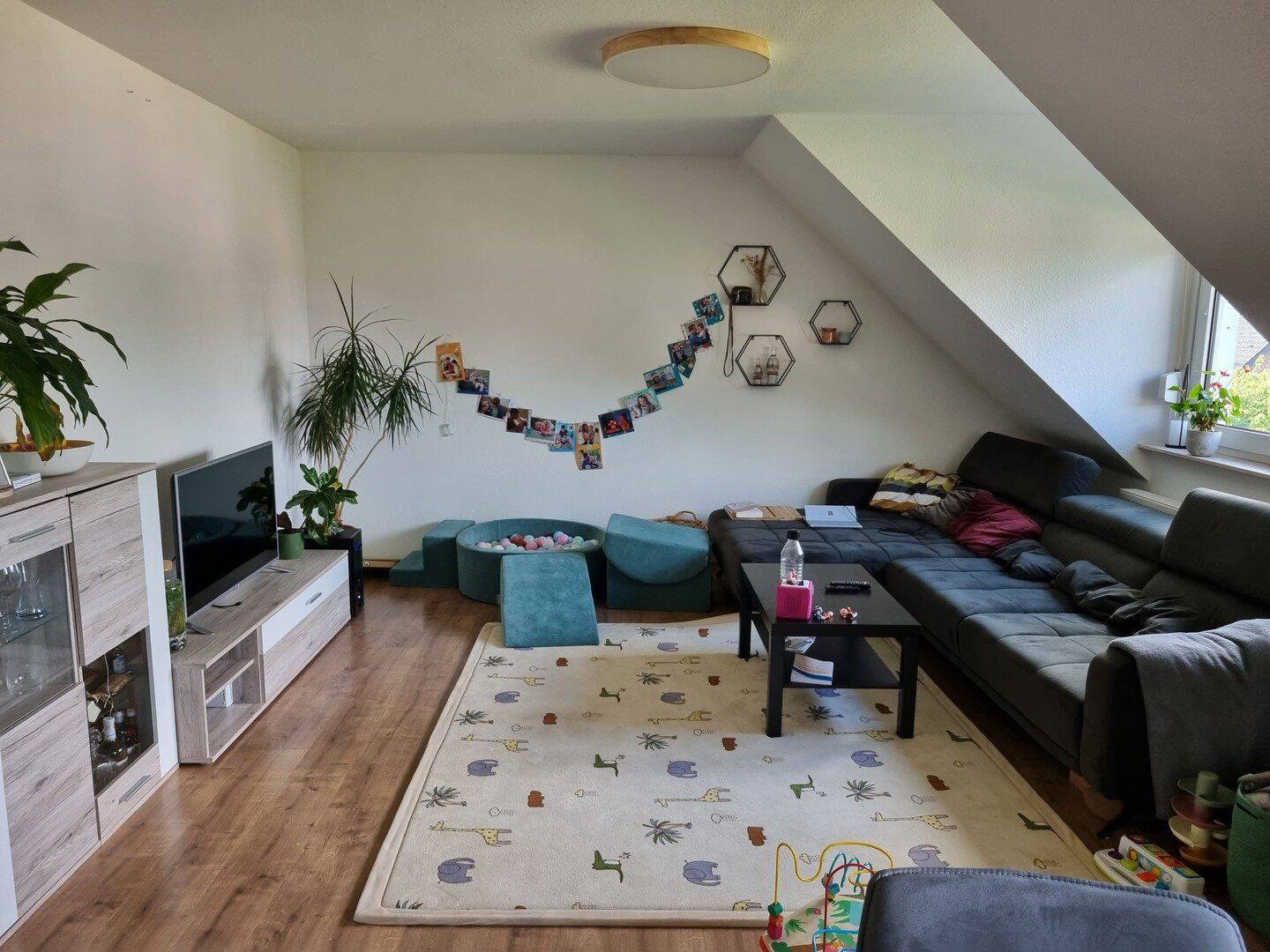 Sehr schöne 3 Zimmer Wohnung mit Klimaanlage, Mieterstrom und Glasfaseranschluß, 48429 Rheine