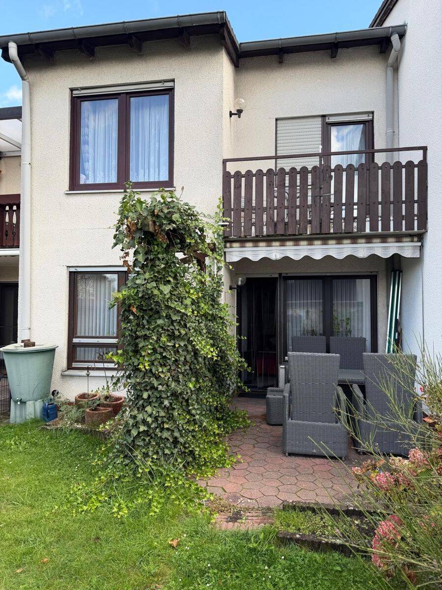 sehr gepflegtes, großes Reihenmittelhaus mit EBK, Balkon, Garage & Stellplatz in Altenbauna zu verkaufen, 34225 Baunatal