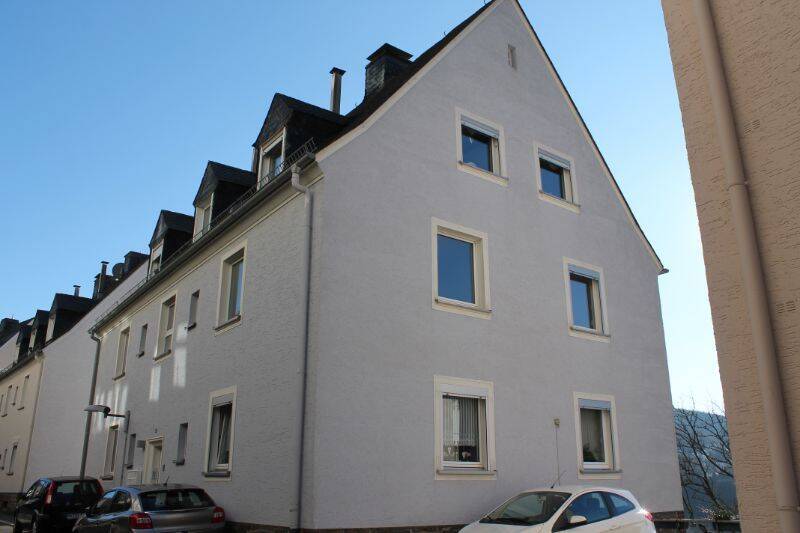 Sonnige DG-Wohnung mit Balkon und Einbauküche, 58762 Altena