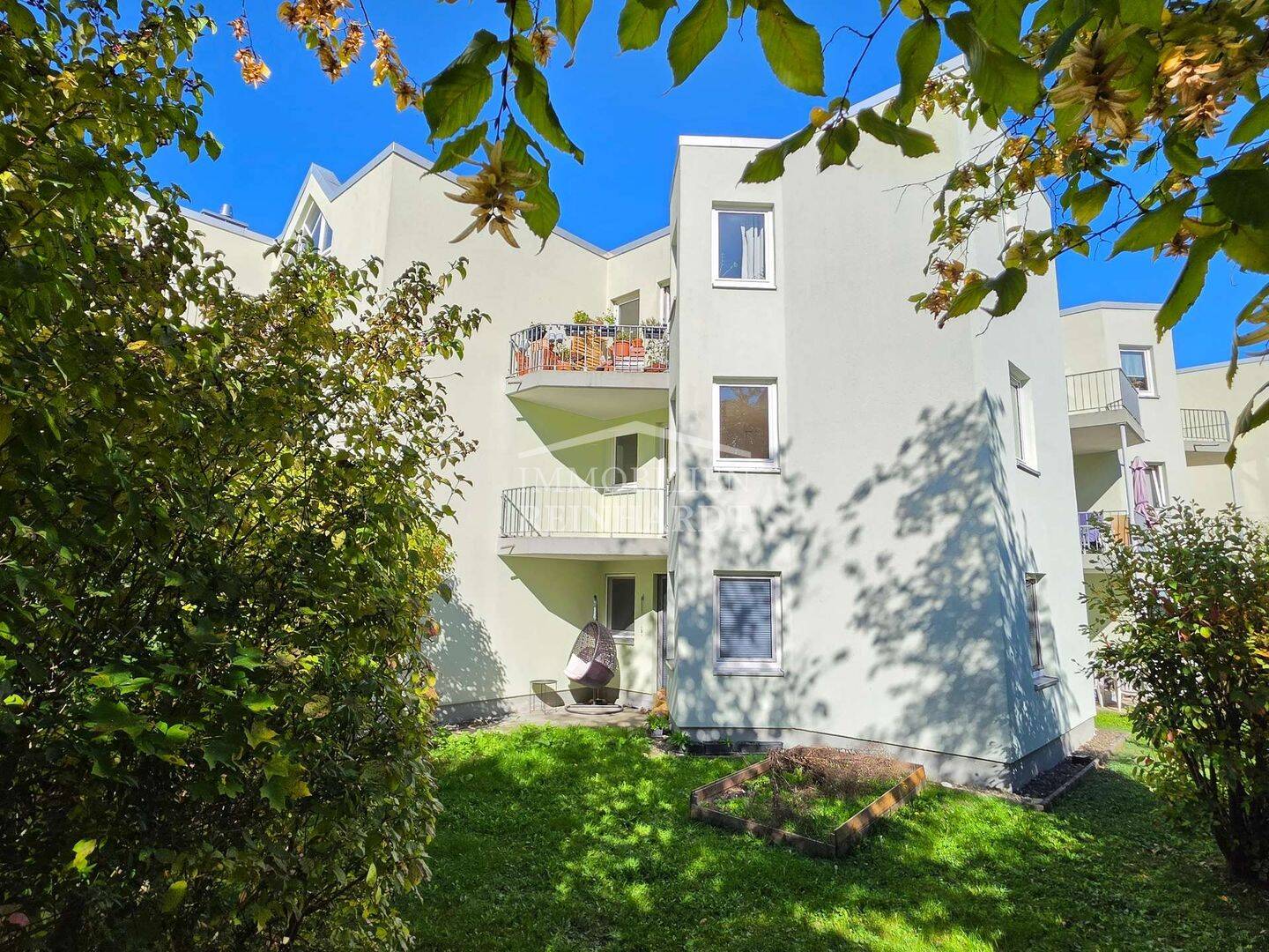 Herrlich lichtdurchflutetes 1,5-Zimmer-Appartement mit Balkon & Stellplatz im begehrten Cortendorf, 96450 Coburg