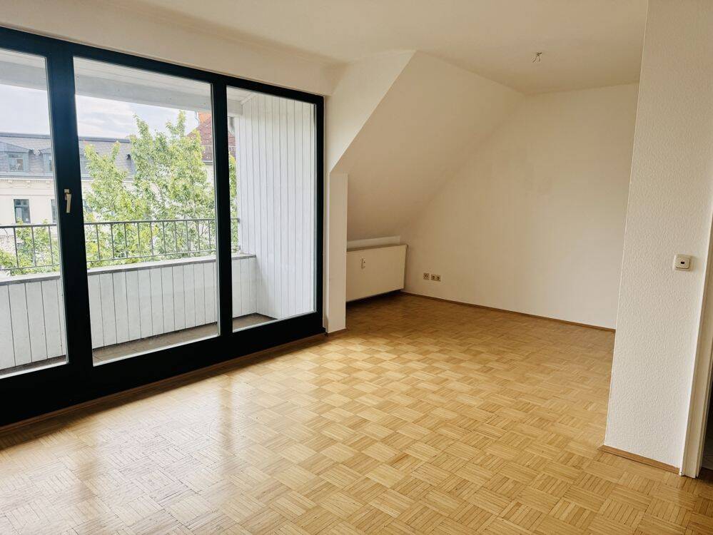 Wohnen mit Geschichte und Kultur | DG Wohnung an der Musikalischen Komödie, 4177 Leipzig (Altlindenau Lindenau)