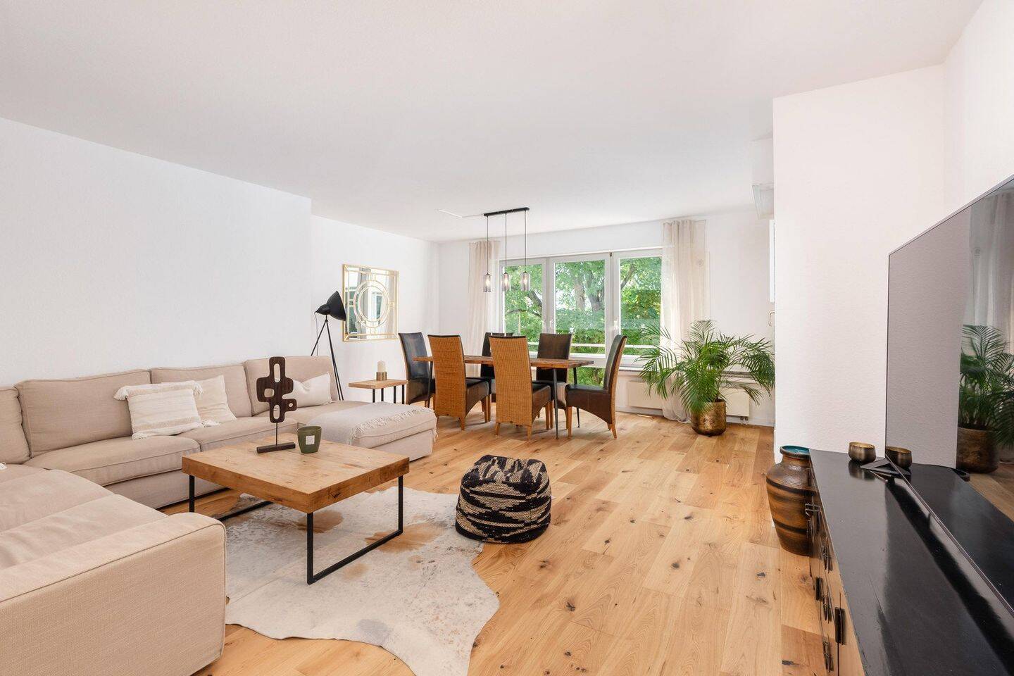 Hochwertig sanierte 4-Z-Wohnung mit Südwest-Balkon & TG – zentral gelegen & bezugsfrei, 82515 Wolfratshausen