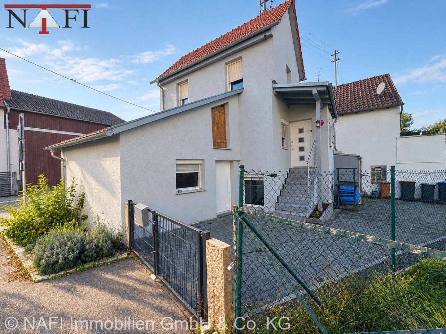 ** Historischer Charme trifft modernen Wohnkomfort – hochwertige kernsanierte Doppelhaushälfte **, 71576 Burgstetten