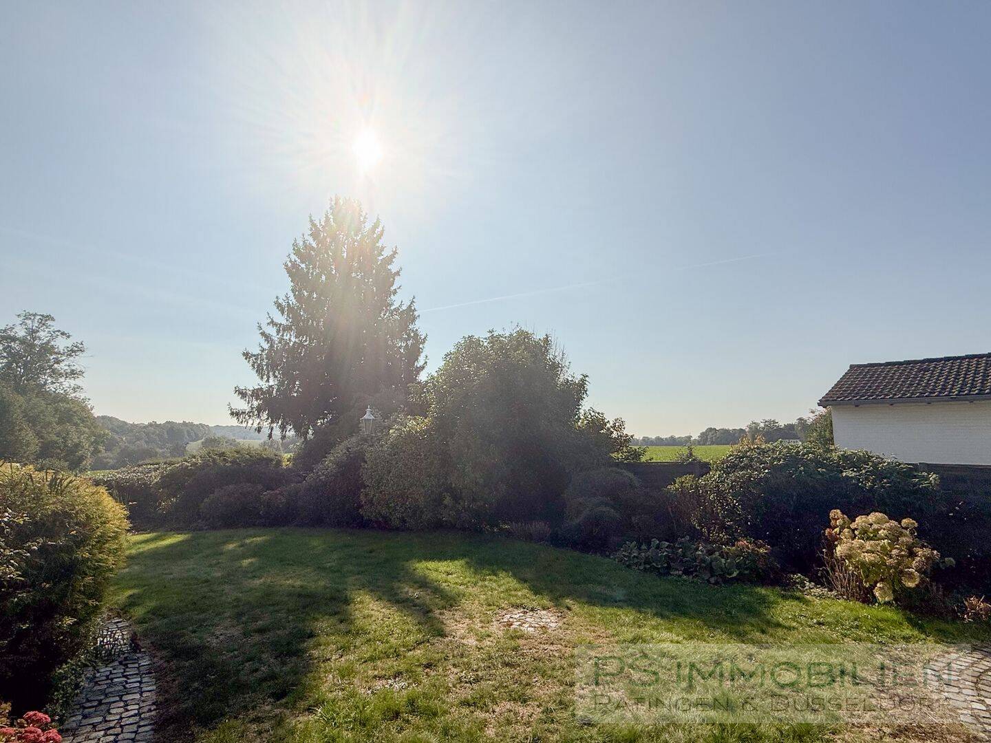 Einmalige Lage mit unverbaubarem Blick – Sanierungsbedürftiger Bungalow auf großem Grundstück, 40883 Ratingen