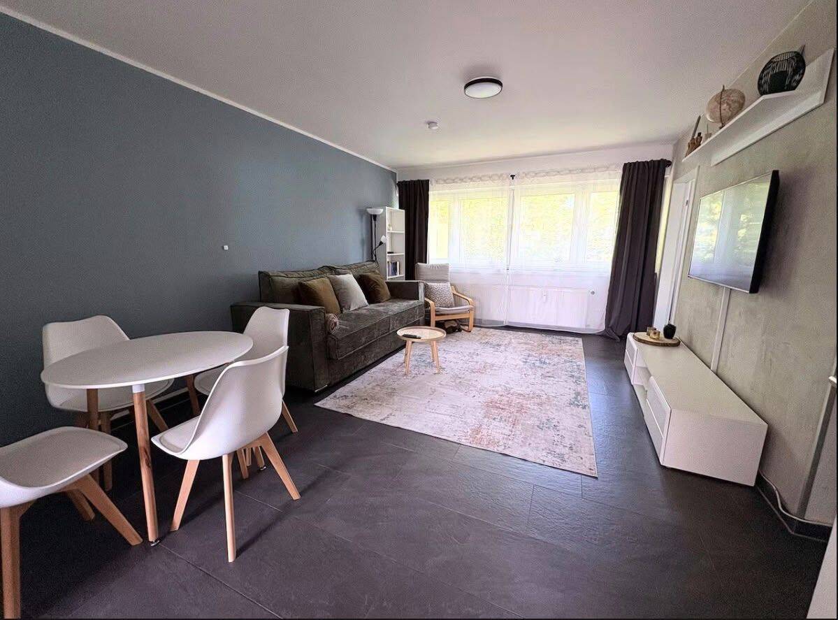 Modernes Apartment | 4 Schlafplätze, Parkplatz, 51379 Leverkusen (Opladen)
