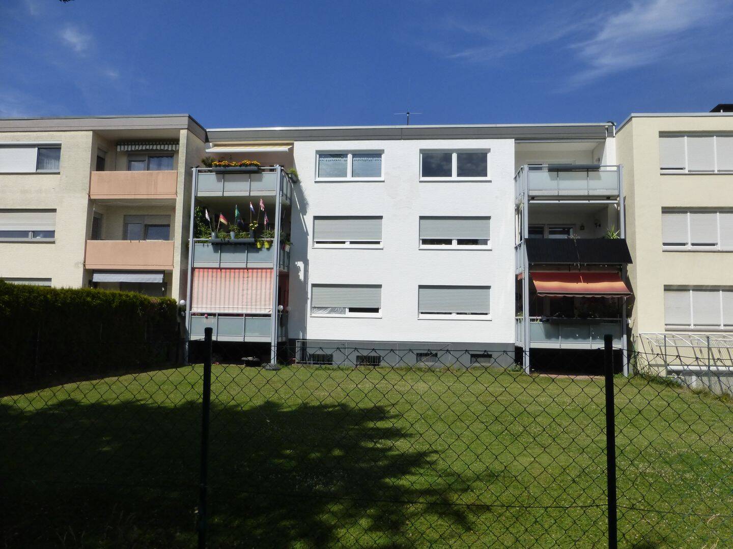 Schöne 2-Zimmer-Wohnung mit großem Sonnenbalkon in Bornheim, 53332 Bornheim