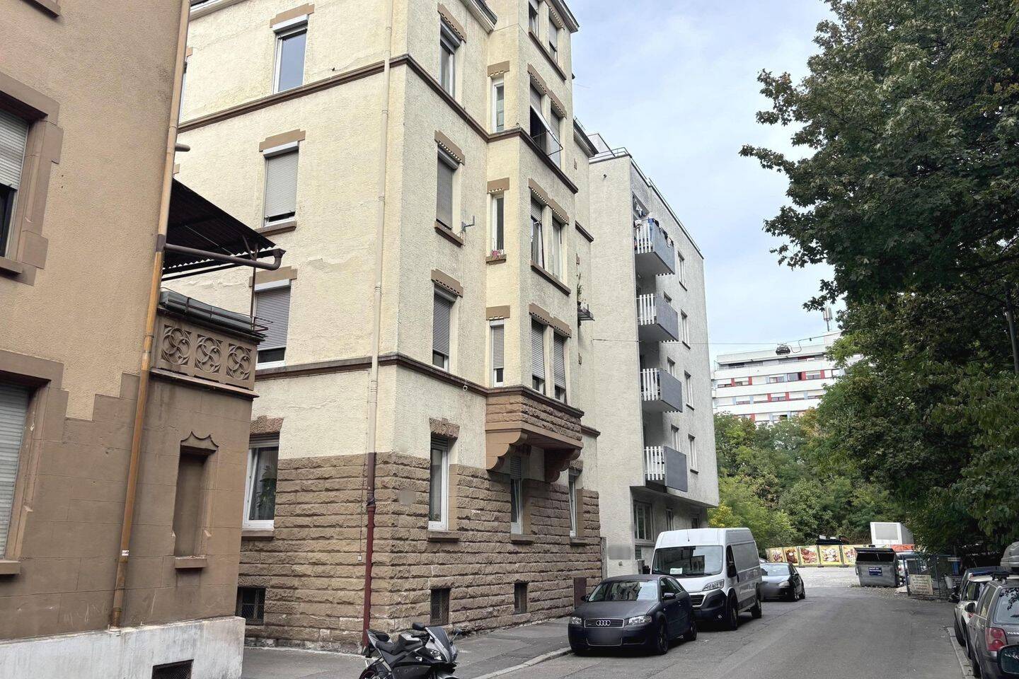 Freiwerdende 3-Zimmer-Wohnung mit Veranda in Bad Cannstatt, 70372 Stuttgart (Bad Cannstatt)
