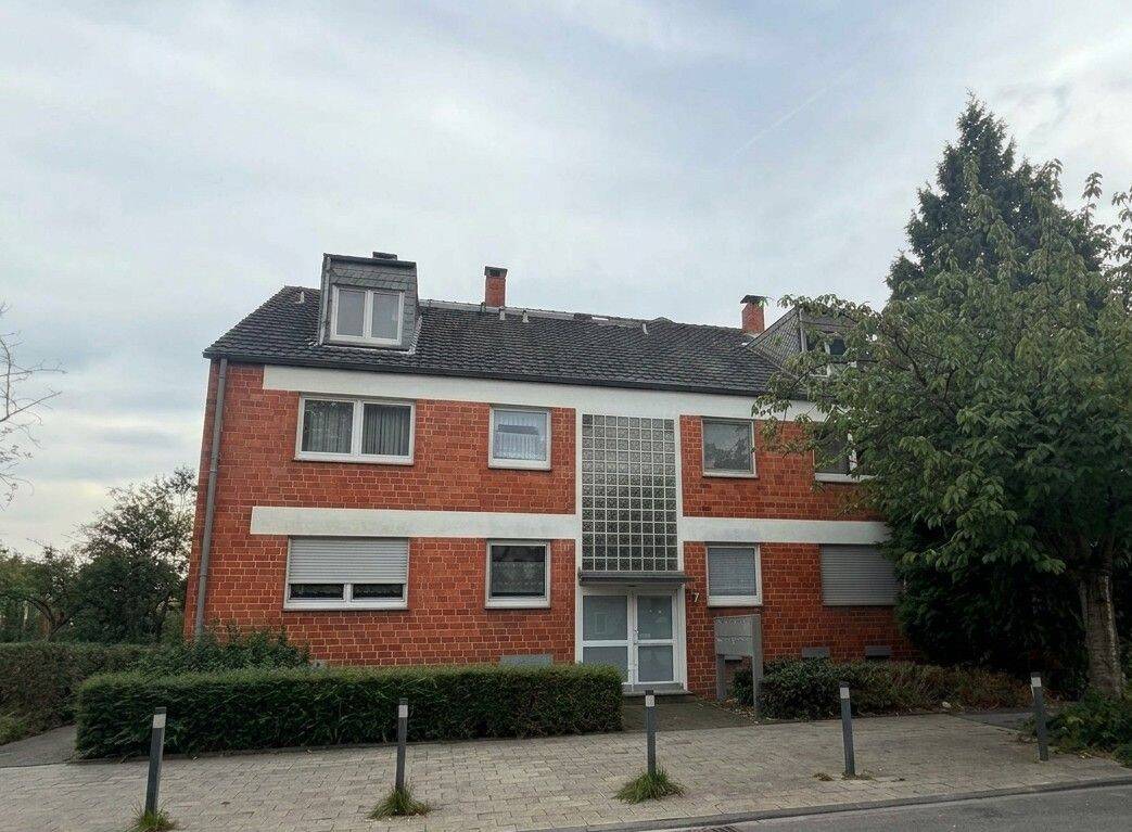 Gemütliche 2-Zimmer-DG-Wohnung in Duisburg-Bergheim, 47228 Duisburg (Bergheim Friemersheim Hochemmerich Winkelhausen)