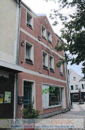 Wohn- und Geschäftshaus mit Potenzial – Zwangsversteigerung, 95213 Münchberg