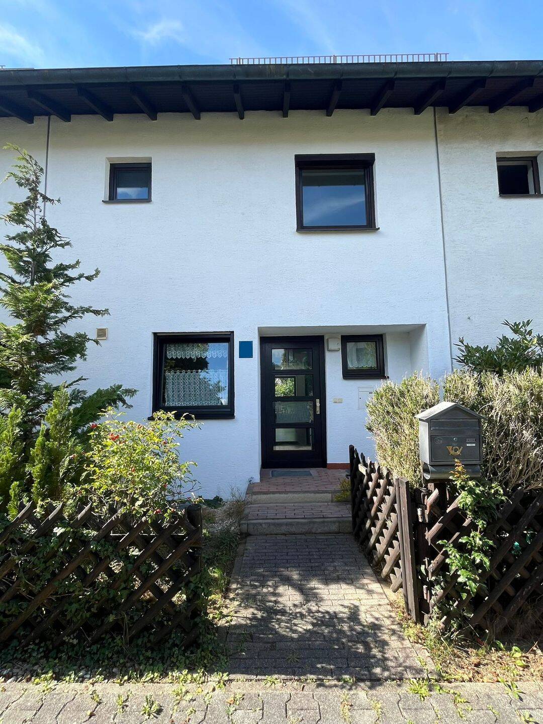 Zentral und ruhig gelegenes RH mit 110qm Wfl. plus 30qm Hobbyraum, mit schönem Garten in 81825 München- Trudering, 81825 München (Berg am Laim Trudering-Riem)