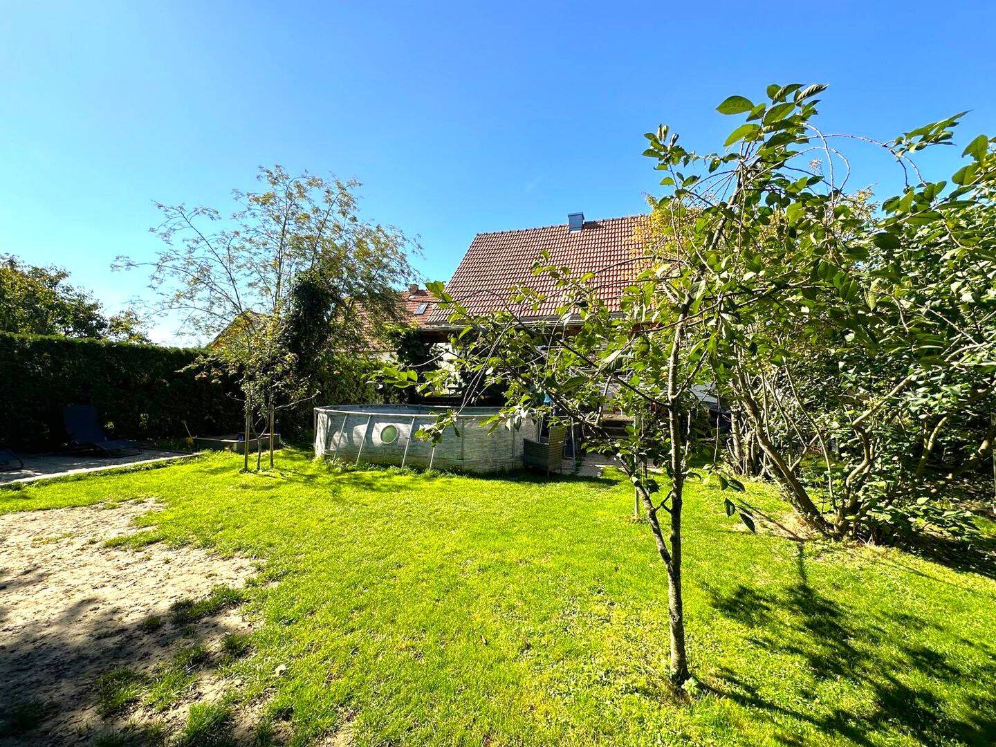 Charmantes Haus mit schönem Garten, 84579 Unterneukirchen