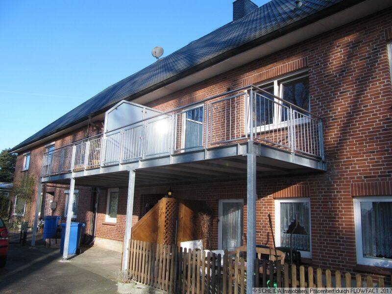 Sülfeld (OT Tönningstedt) – Sanierte, großzügige 3 Zimmer-Wohnung mit Wohnküche und S/W Balkon und PKW-Stellplatz, 23867 Sülfeld
