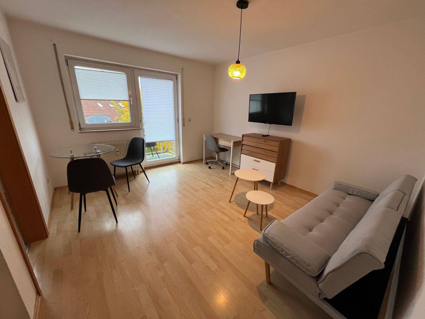 Vollmöblierte 1,5 Zi.-Wohnung mit EBK, Balkon und Kfz-Stellplatz in der Nähe der Aalener FH, 73434 Aalen