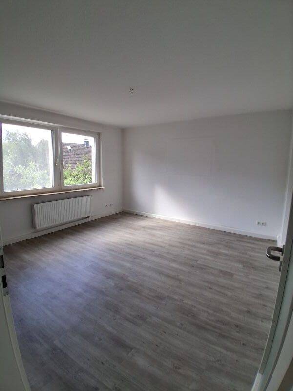 Gemütliche UG-Wohnung mit Balkon, 58762 Altena