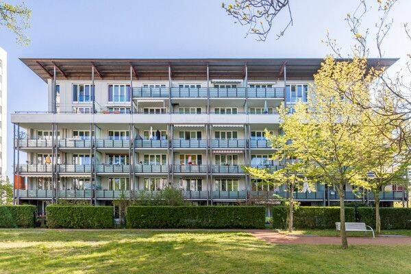Großzügige 2-Zimmer-Wohnung mit Balkon am Großen Garten, 1307 Dresden